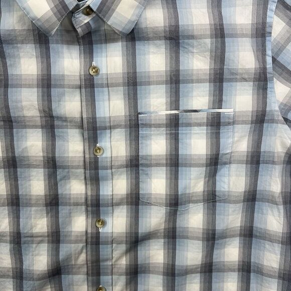 Travis Mathew Short Sleeve Button Down Shirt Plaid/Checkered Blue/White Size L - Picture 3 of 12
